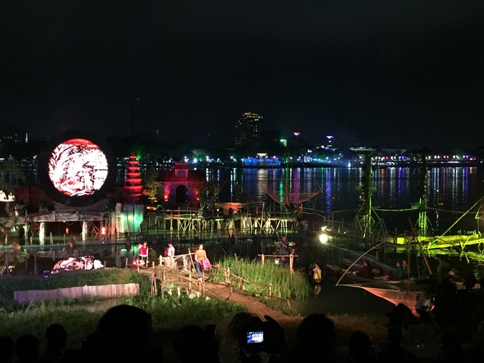 Show on Hương River falls short of audiences expectation