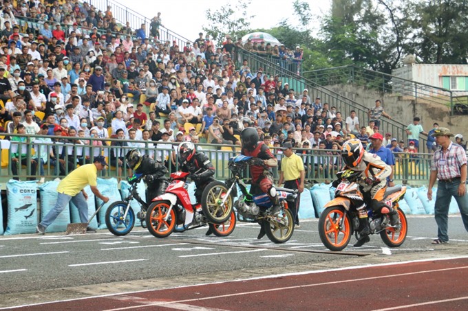 Chiếu wins National Motorcycle Racing Championship