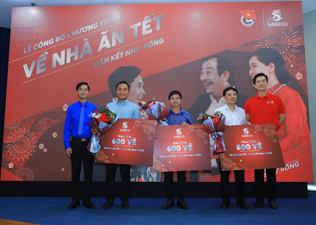 Tết spirit: Sabeco gifts air bus tickets to 2000 outstanding workers