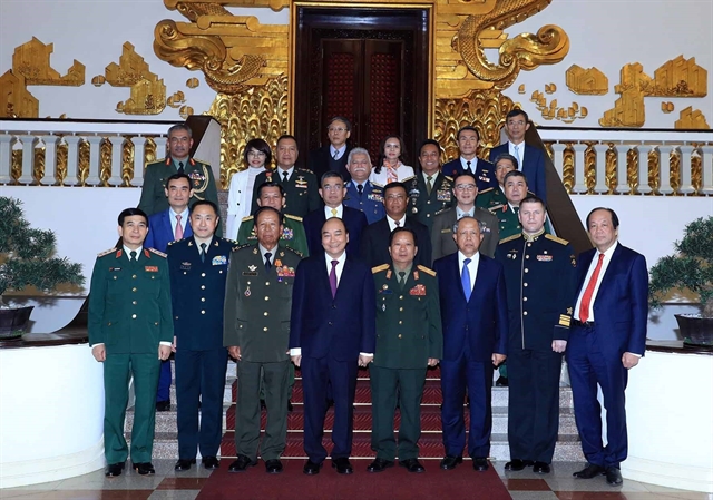 PM Phúc receives foreign military leaders