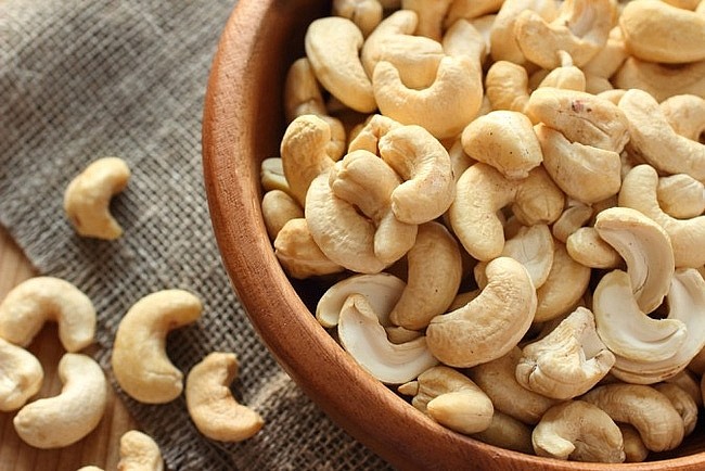 cashew export price