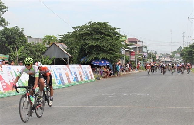 Phương wins stage Endenrbat claims yellow jersey