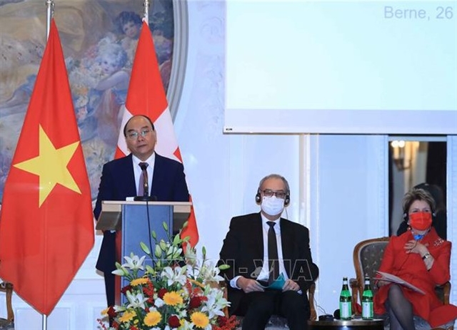Vietnamese Swiss presidents co-chair business forum