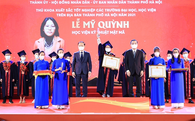 Vietnamese female student honoured for discovering nine security holes of US technology corporation