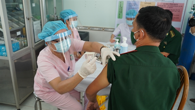 Nearly 900 border soldiers in Tây Ninh Province receive COVID-19 vaccine

