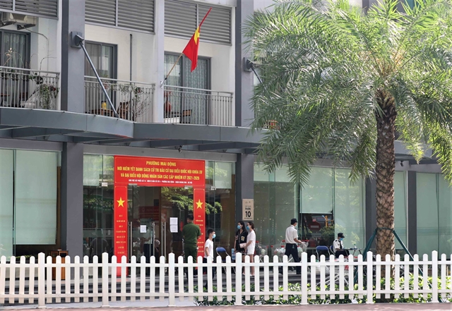 Apartment building in Hà Nội locked down after Indian expert tests positive for COVID-19