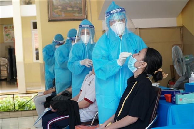 Việt Nam sees record high daily increase of COVID-19 cases on Saturday