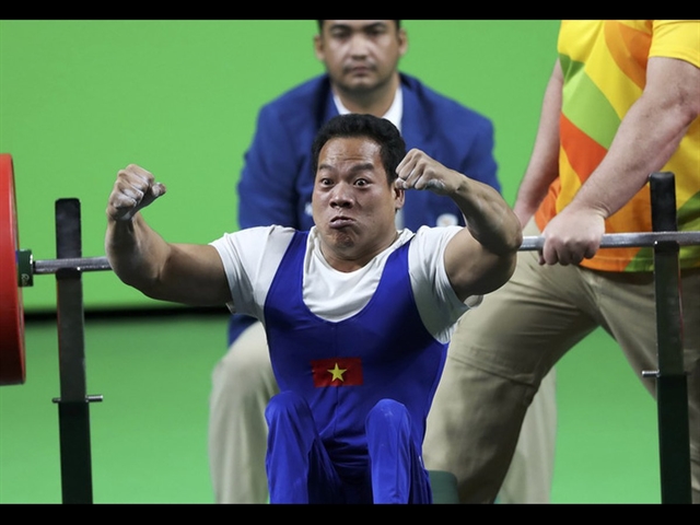 Raising the bar: powerlifter set on Paralympics