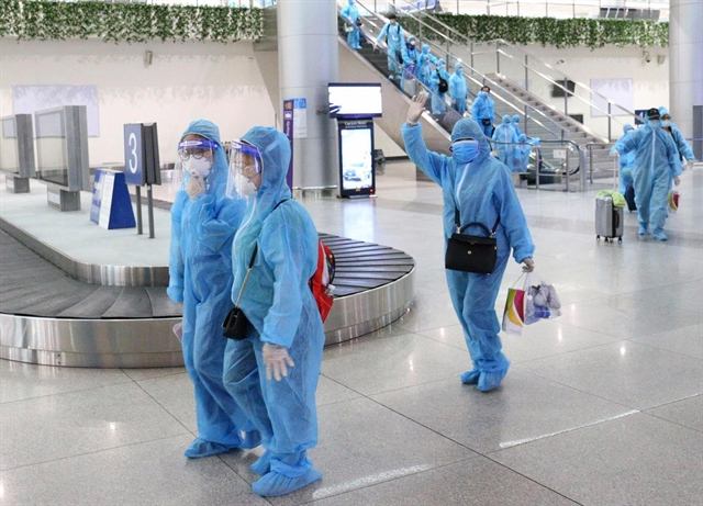 Visitors arriving at HCM City airport with COVID can choose hospital