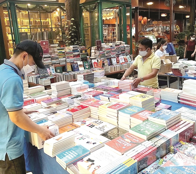 Bookfair in HCM City offers thousands of discounted books