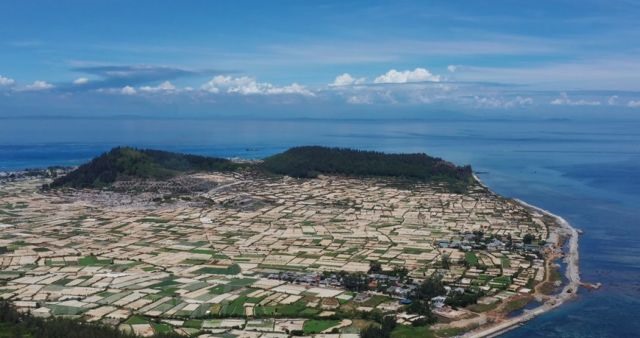 Solutions sought to promote sustainable development of Lý Sơn Island