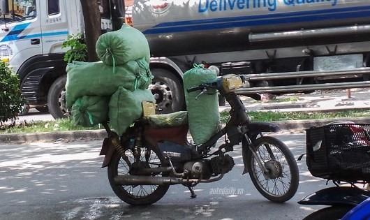 Hà Nội to revoke outdated motorbikes to curb pollution