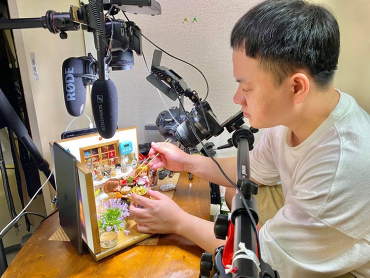 Vietnamese IT worker cooks up micro meals in Japan