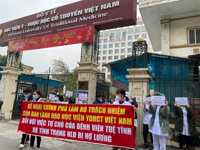 Tuệ Tĩnh Hospital delays pay for staff due to pandemic