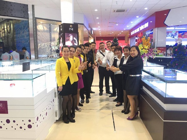 pnj-opens-seven-jewelry-stores-in-december-vietnam-news-politics