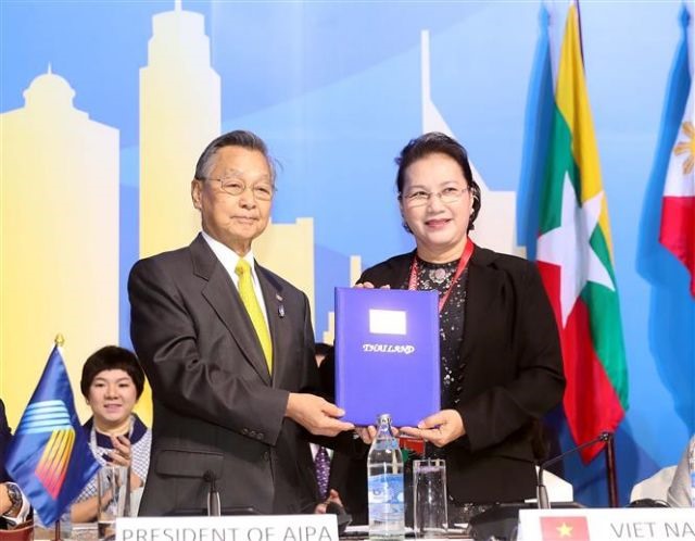 40th AIPA General Assembly concludes, Việt Nam becomes chair