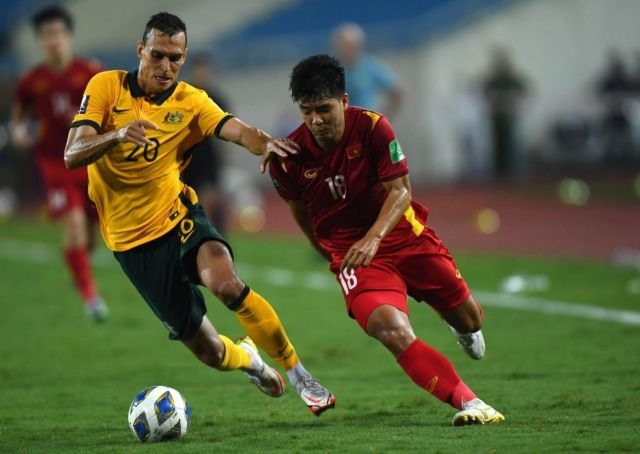 Striker Chinh hopes to shine in Việt Nams World Cup campaign
