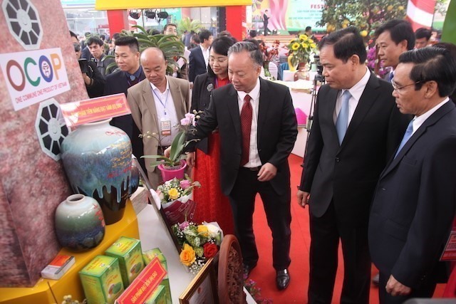 Hà Nội's first festival on agricultural products and craft villages opens