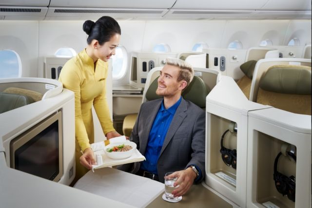 Vietnam Airlines wins two travel awards