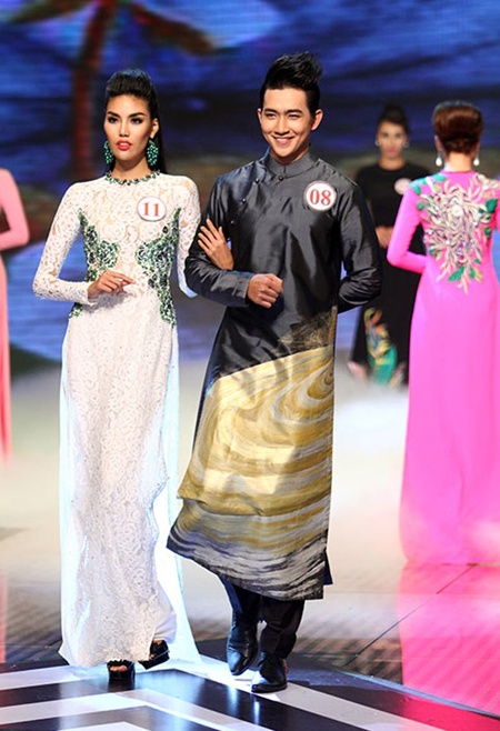 Tran Ngoc Lan Khue (L) won the Viet Nam Supermodel 2013 contest on Sunday night. Tran Ngoc Lan Khue (L) won the Viet Nam Supermodel 2013 contest on Sunday night.