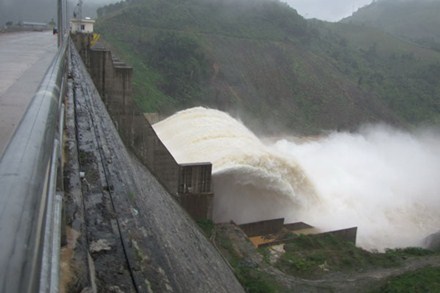 Hydro-power plants have negative impacts - Environment - Vietnam News