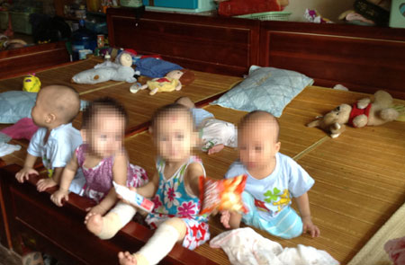 abandoned children vietnam raise struggle caretakers noi bo ha pagoda baby vietnamnet society