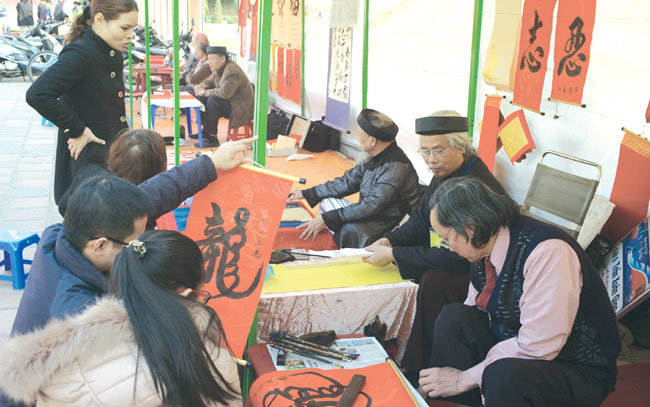 Tet calligraphers given new venue