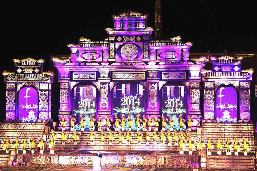 Critics take aim at Hue Festival