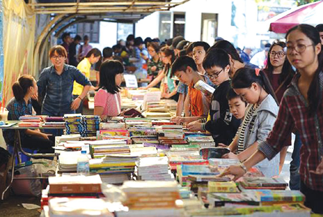 Readers time travel at old book fest