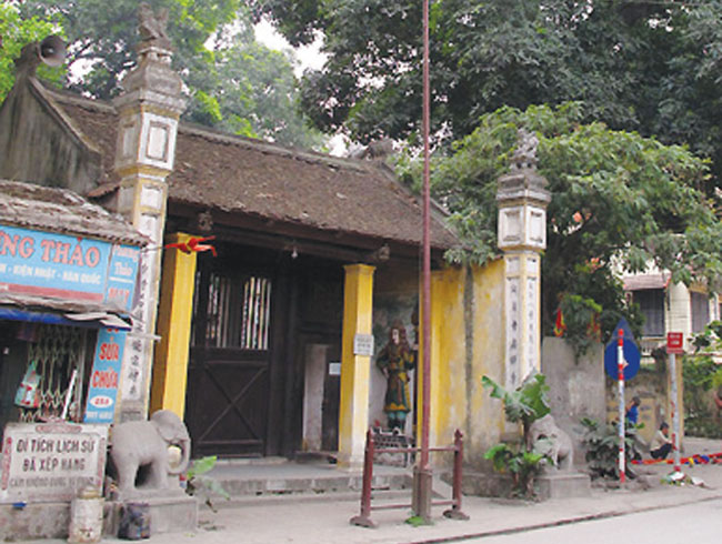 Splendid gateways mark site of ancient West Lake village