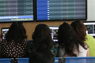 Financial firms pull markets down