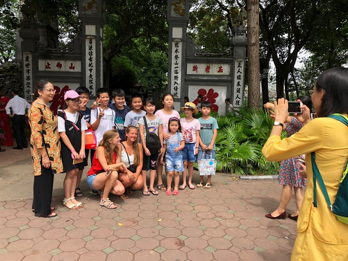 Free English class for children at pagoda