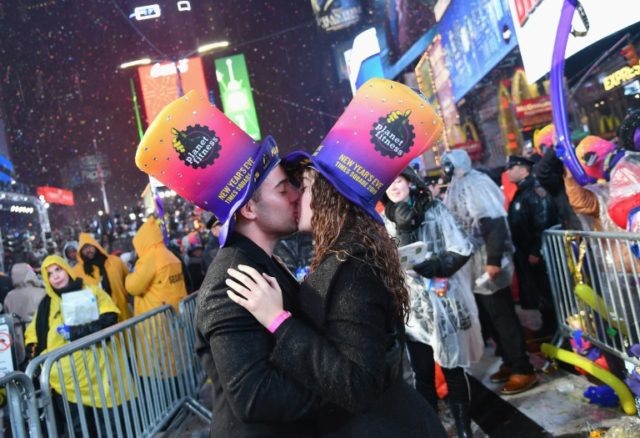 Dick Clark's New Year's Rockin' Eve 2021 3d84b3_fireworks-exploded-overhead-couples-kissed-as-revelers-welcomed-new-year-640x43841050937PM