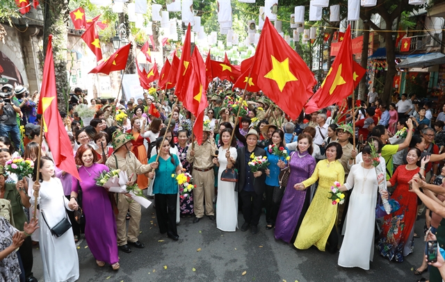 Hanoians remember victory day