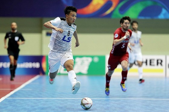 National futsal tournament kicks off in Nha Trang