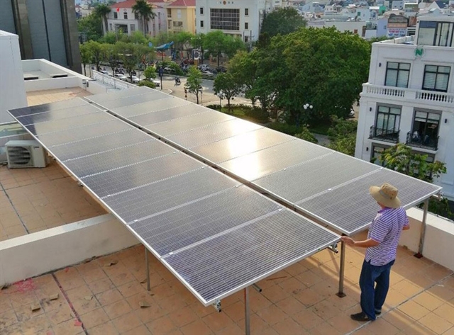 Authorities retain high prices to encourage rooftop solar