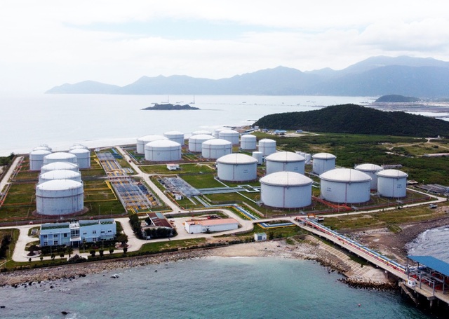 Investors interested in LNG projects in Vân Phong EZ