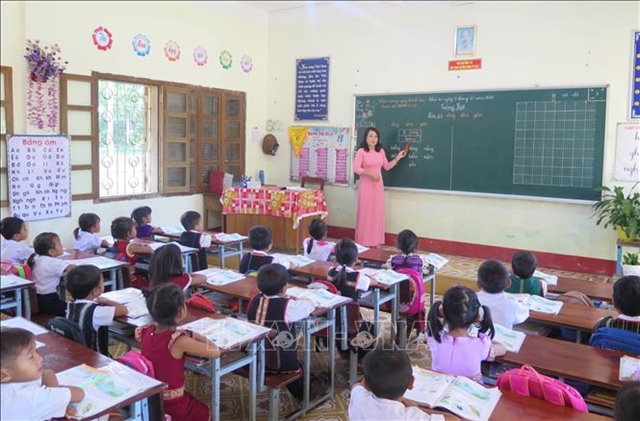Kon Tum strengthening Vietnamese language teaching to ethnic children