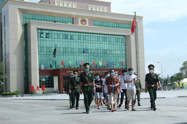 113 illegal Chinese migrants returned via Lao Cai int’l border gate