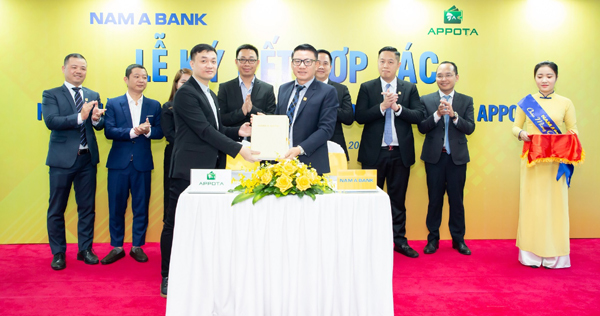 Nam Á Bank co-operates with AppotaPay e-wallet