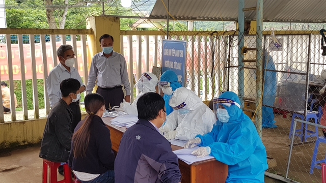 Quảng Nam schools close after COVID-19 rapid tests return positive cases