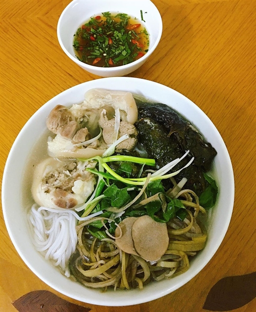 Thái Bình’s bún bung hoa chuối a hit far and wide