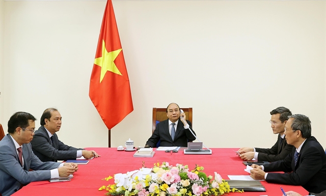 Vietnamese and Singaporean PMs hold phone talks on bilateral cooperation