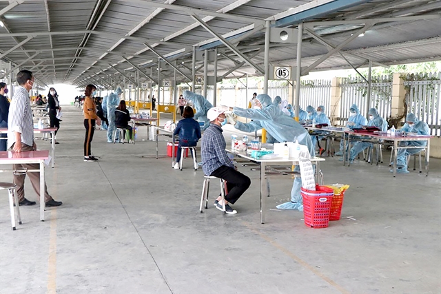 Factories in Hải Dương Province to conduct routine COVID-19 testing for employees and managers