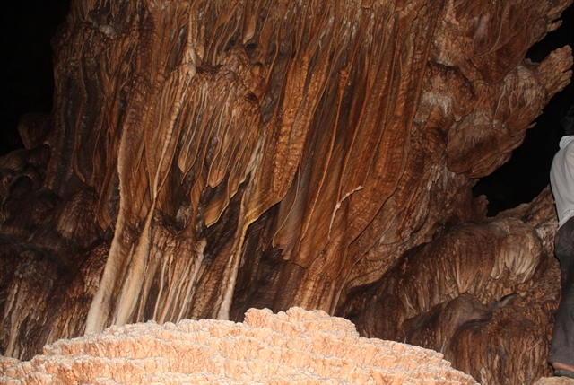 Discovering Pê Răng Ky cave on Tủa Chùa plateau