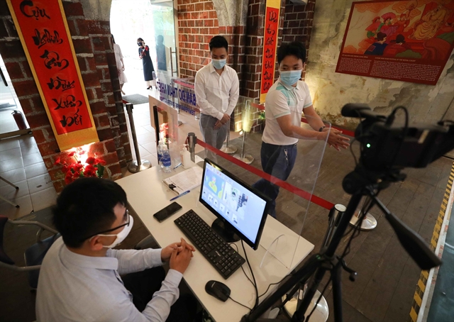 Hà Nội to test 4,000 people at risk of contracting COVID-19