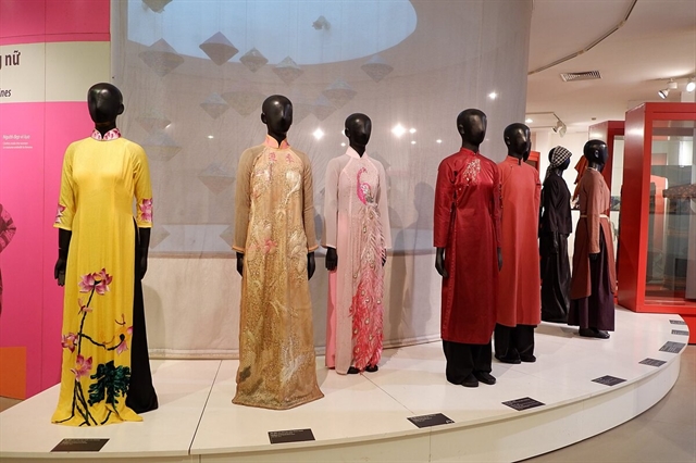 Áo Dài exhibition marks International Museum Day