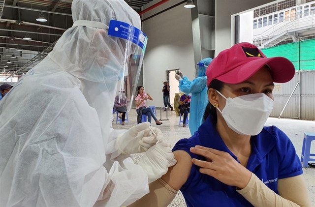 Đồng Nai to give vaccine priority to workers of ‘3-on-site’ enterprises
