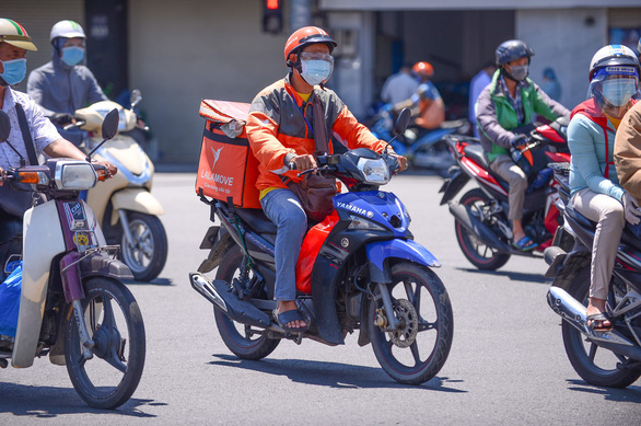 Delivery services suspended in six HCM City districts, Thủ Đức City