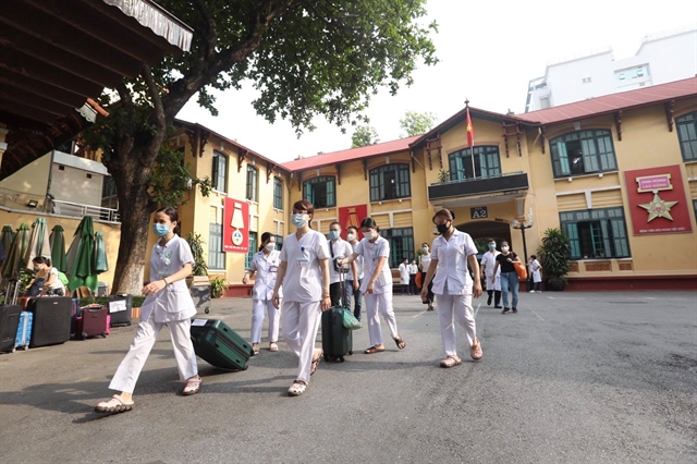 300 healthcare workers 8 tonnes of medical supplies make trip from Hà Nội to HCM City